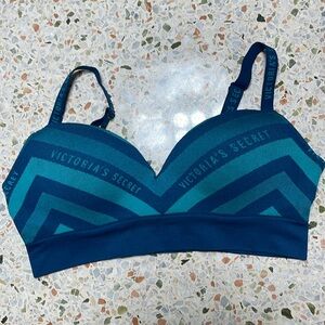 Victoria’s Secret Pink sports bras Size M